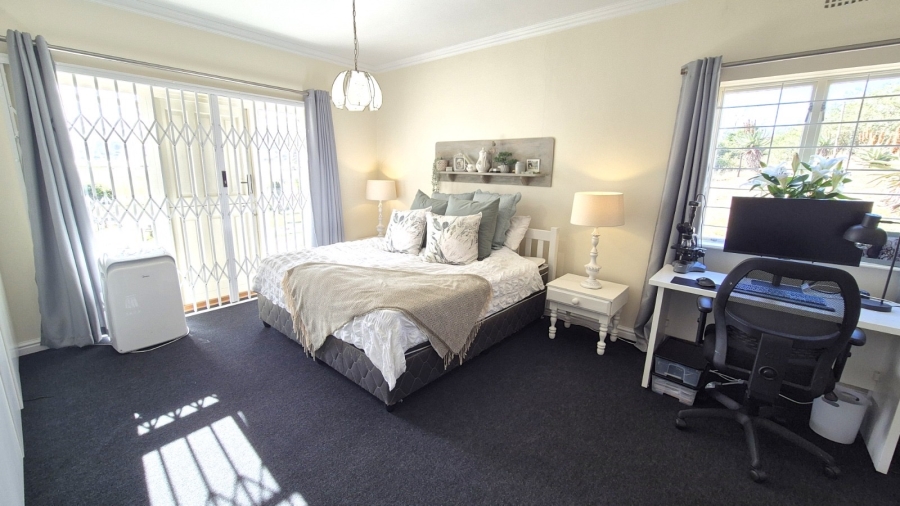 To Let 3 Bedroom Property for Rent in Hartenbos Rural Western Cape